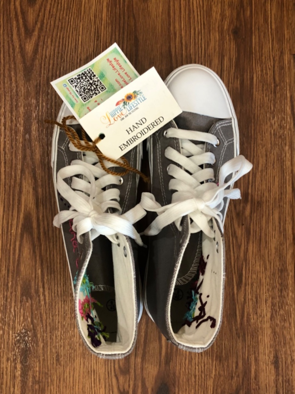 Hand Embroidered Sneakers Grey Womens Size 9 - Picture 4 of 6